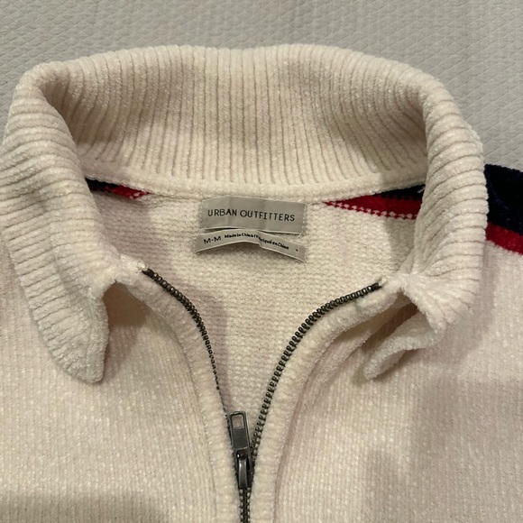 Urban Outfitters Sweater - Picture 4 of 7